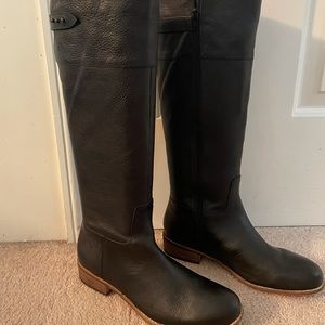 Lands End size 9 never worn Black leather boots